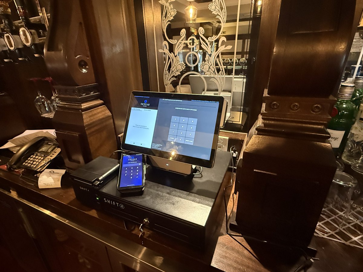 AlfieShift4's tweet photo. Great to be on site at Whytes Bar &amp; Restaurant in Stamullen, just north of Dublin — Setting them up for success with @SkyTabPOS powered by @Shift4 🍴🍻🇮🇪 https://t.co/Q6XApSii25