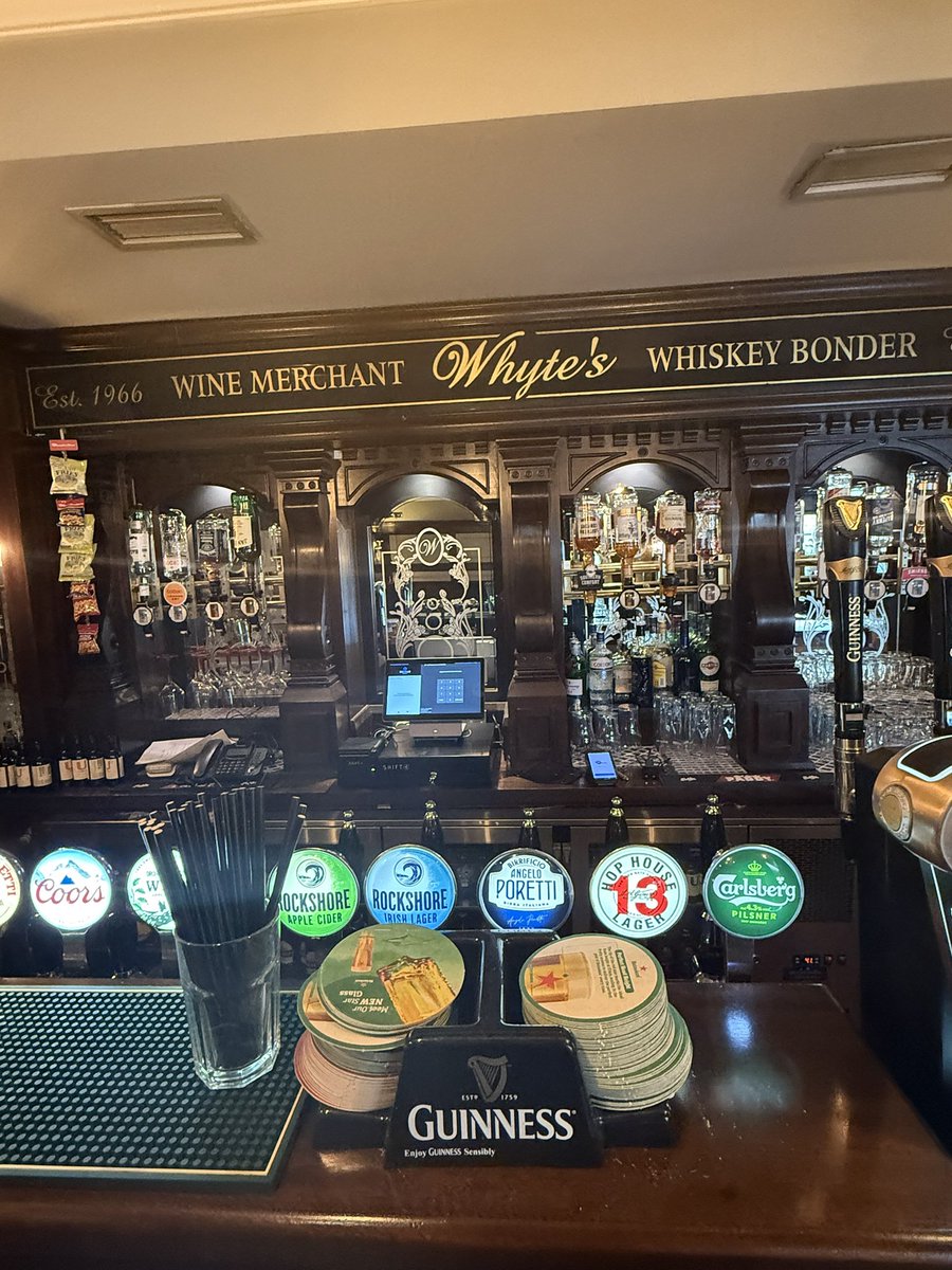 AlfieShift4's tweet photo. Great to be on site at Whytes Bar &amp; Restaurant in Stamullen, just north of Dublin — Setting them up for success with @SkyTabPOS powered by @Shift4 🍴🍻🇮🇪 https://t.co/Q6XApSii25