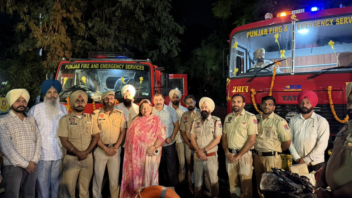 ਰਾਜਪੁਰਾ ਸ਼ਹਿਰ ਨੂੰ ਕੀਤਾ ਹੋਇਆ ਵਾਅਦਾ ਪੂਰਾ ਕੀਤਾ, ਸ਼ਹਿਰ ਵਿੱਚ 2 ਨਵੀਂ ਫਾਇਰ ਬ੍ਰਿਗੇਡ ਦੀਆਂ ਗੱਡੀਆਂ ਆ ਗਈਆਂ ਹਨ।
ਮੈਂ ਮਾਣਯੋਗ ਮੁੱਖ ਮੰਤਰੀ ਸਰਦਾਰ <a href="/BhagwantMann/">Bhagwant Mann</a> ਜੀ ਅਤੇ ਮੰਤਰੀ ਡਾ. ਰਵਜੋਤ ਜੀ ਦਾ ਬਹੁਤ ਬਹੁਤ ਧੰਨਵਾਦ ਕਰਦੀ ਹਾਂ।
<a href="/AAPPunjab/">AAP Punjab</a> <a href="/ArvindKejriwal/">Arvind Kejriwal</a> <a href="/AroraAmanSunam/">Aman Arora</a> <a href="/msisodia/">Manish Sisodia</a>