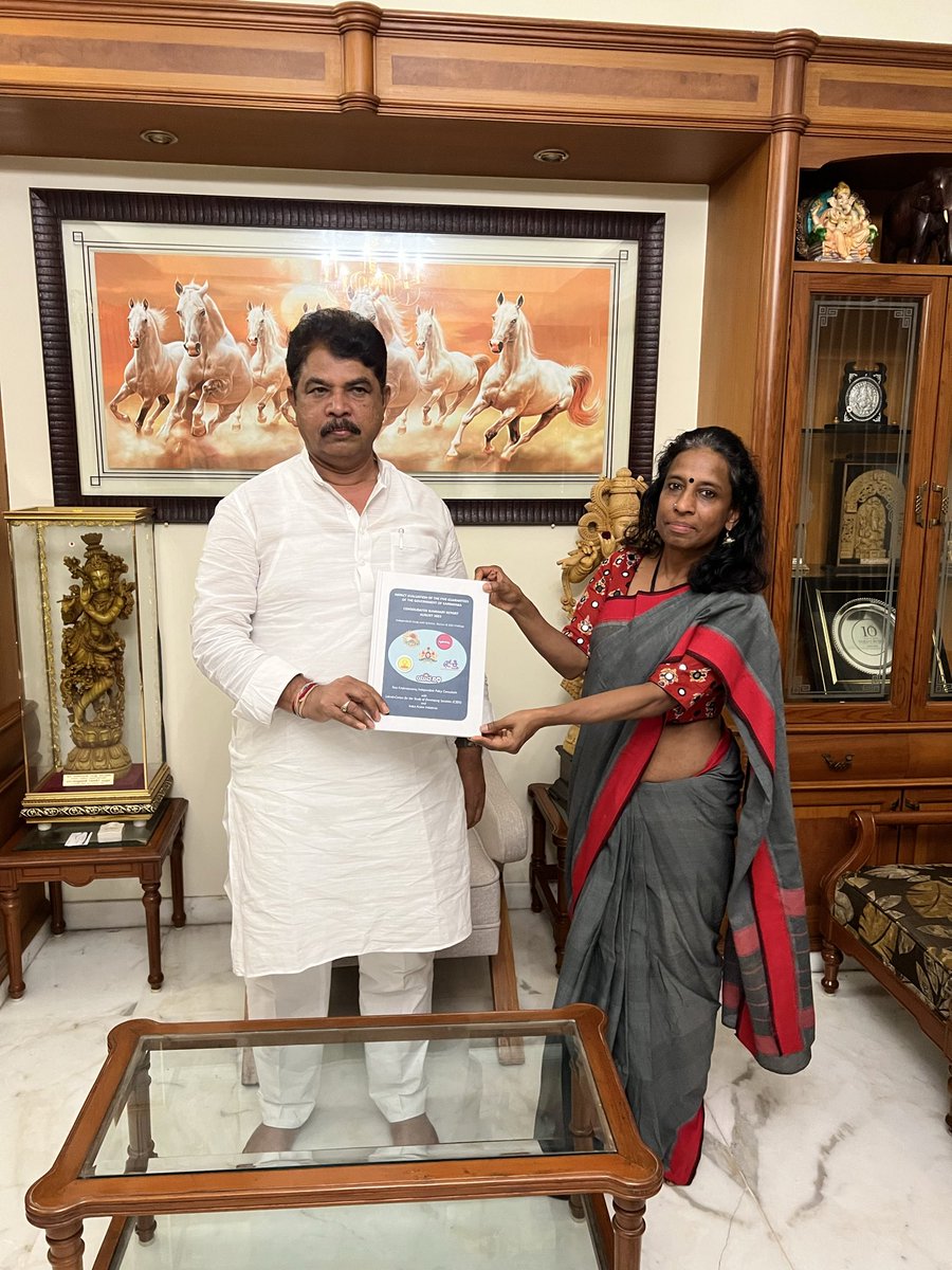 tarauk's tweet photo. Presented labour of love, #5Guarantees impact evaluation on women/families of lower income strata to CM, Chief Secretary, Dy CM, LoP, ex CS, Ministers, bureaucrats.
Impact on women/families’ nutrition, health, education, loan repayments. New/better employment is impressive (1/2) https://t.co/zFwK6HFCWS