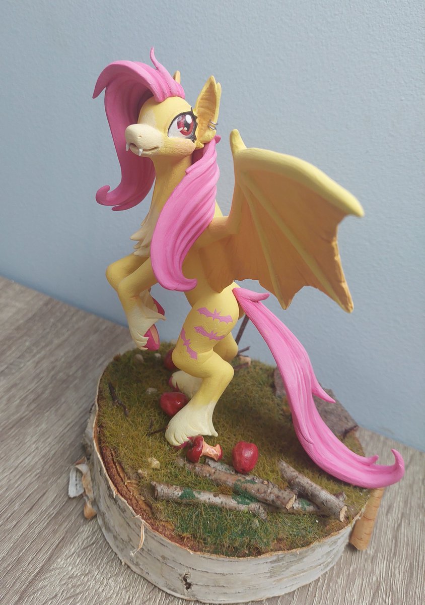 SchizophrenicFox tweet media