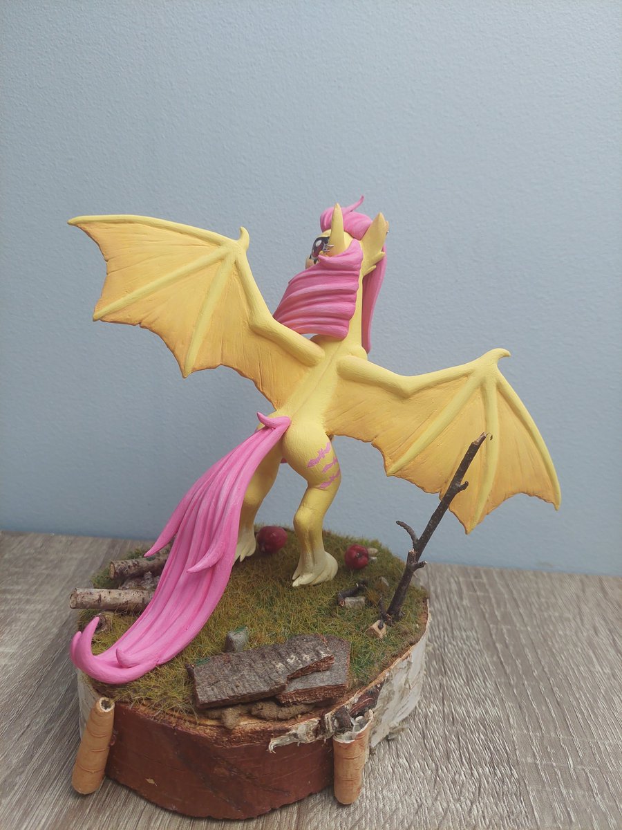 SchizophrenicFox tweet media