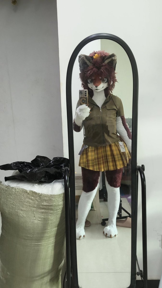 FOXcrowing's tweet image. #fursuiteveryday  #furry
Little Fox&apos;s new dress💕
Do you like it?🥰