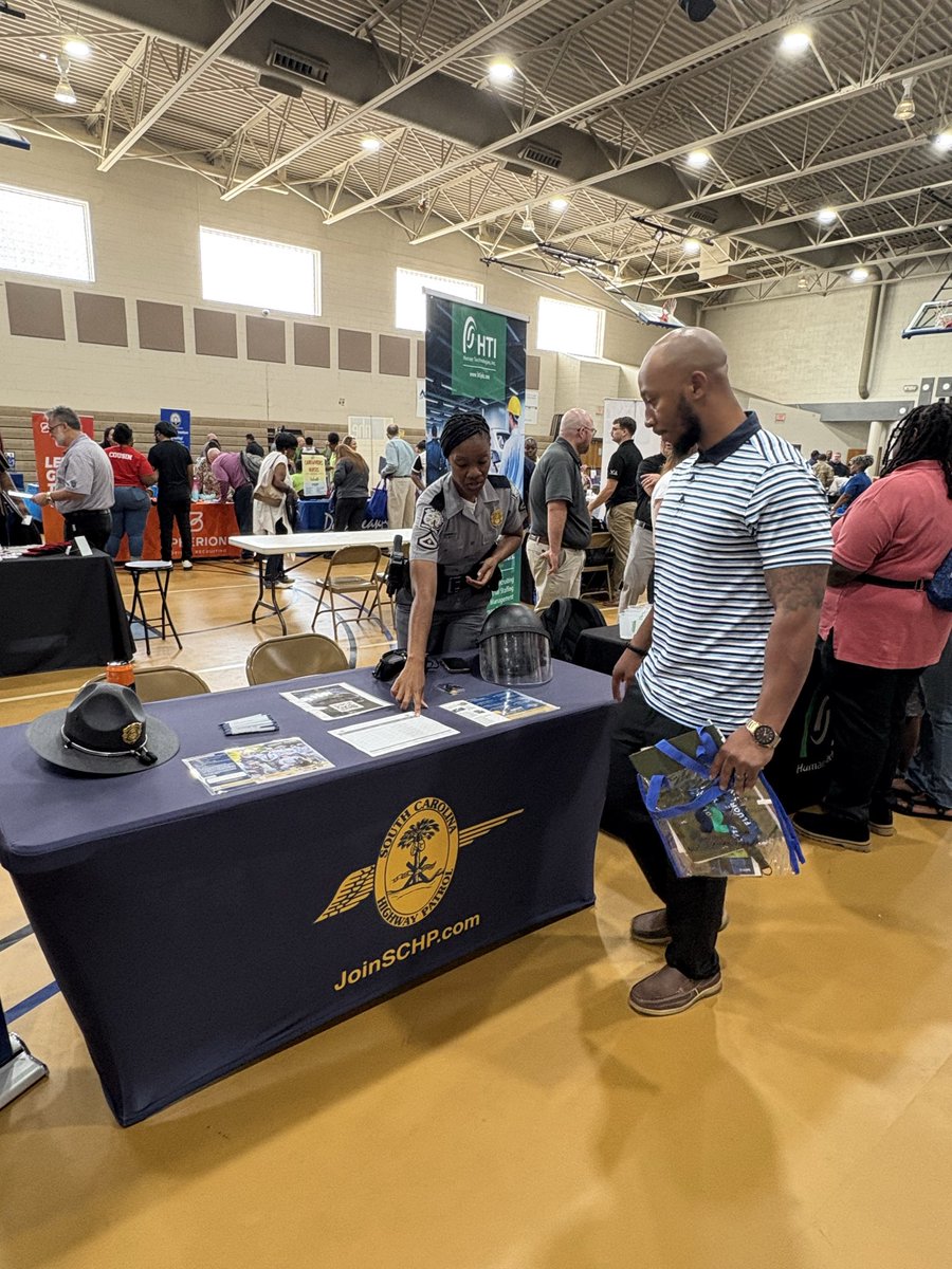 SCHP_Troop2's tweet image. Brittany and I are knocking it out of the park at the Aiken Tech career fair! 

We are looking for good qualified candidates that are Motivated and Dedicated. 

Qualifications-
✅High School Education or GED
✅21 years of age
✅Live in SC prior to hiring and SC drivers license
