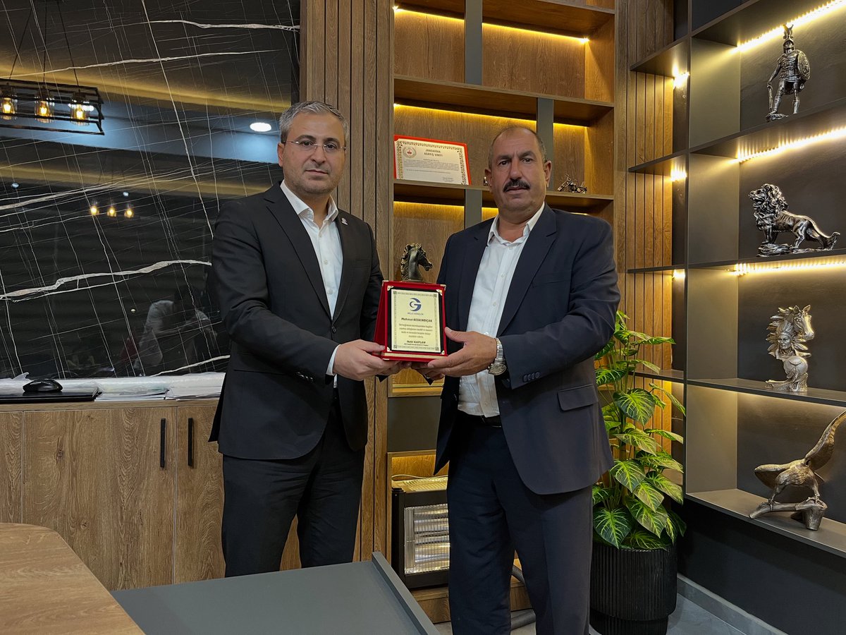 Derneğimizin kuruluşundan bugüne kadar göstermiş olduğu maddi ve manevi desteklerden dolayı, kıymetli iş insanı Sayın Mahmut Keskinbıçak’a İl Başkanımız Nebi Kaplan tarafından teşekkür plaketi takdim edildi.

Sayın Keskinbıçak’a derneğimize sunduğu desteklerden ötürü