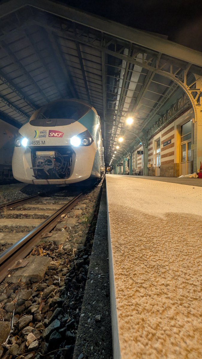 📍Gare de Cholet  
🚄 Regiolis 
<a href="/TERPays2LaLoire/">TER Pays de la Loire</a>