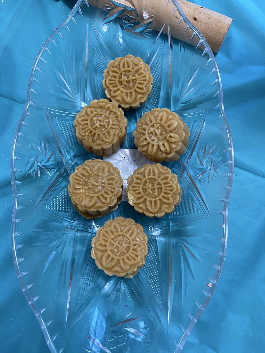 Ms_YuWang's tweet photo. Our Chinese class @WestMillbrook had so much fun making mooncakes and researching the traditions behind the Mid-Autumn Festival! 🌕🥮 A great way to learn language through culture! #MidAutumnFestival #ChineseClass #CulturalLearning https://t.co/WleAm2Ncno