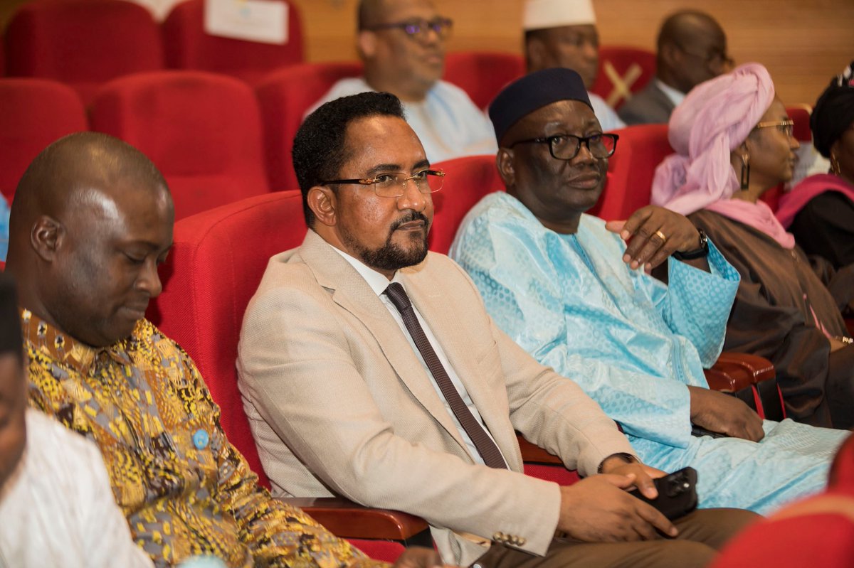 𝐎𝐔𝐕𝐄𝐑𝐓𝐔𝐑𝐄 𝐒𝐎𝐋𝐄𝐍𝐍𝐄𝐋𝐋𝐄 𝐃𝐄 𝐋𝐀 𝐒𝐄𝐒𝐒𝐈𝐎𝐍 𝐎𝐑𝐃𝐈𝐍𝐀𝐈𝐑𝐄 𝐃’𝐎𝐂𝐓𝐎𝐁𝐑𝐄 𝟐𝟎𝟐𝟓 𝐃𝐔 𝐂𝐎𝐍𝐒𝐄𝐈𝐋 𝐍𝐀𝐓𝐈𝐎𝐍𝐀𝐋 𝐃𝐄 𝐓𝐑𝐀𝐍𝐒𝐈𝐓𝐈𝐎𝐍 (𝐂𝐍𝐓)

Ce lundi 6 octobre 2025, j’ai pris part à la cérémonie d’ouverture de la session ordinaire du