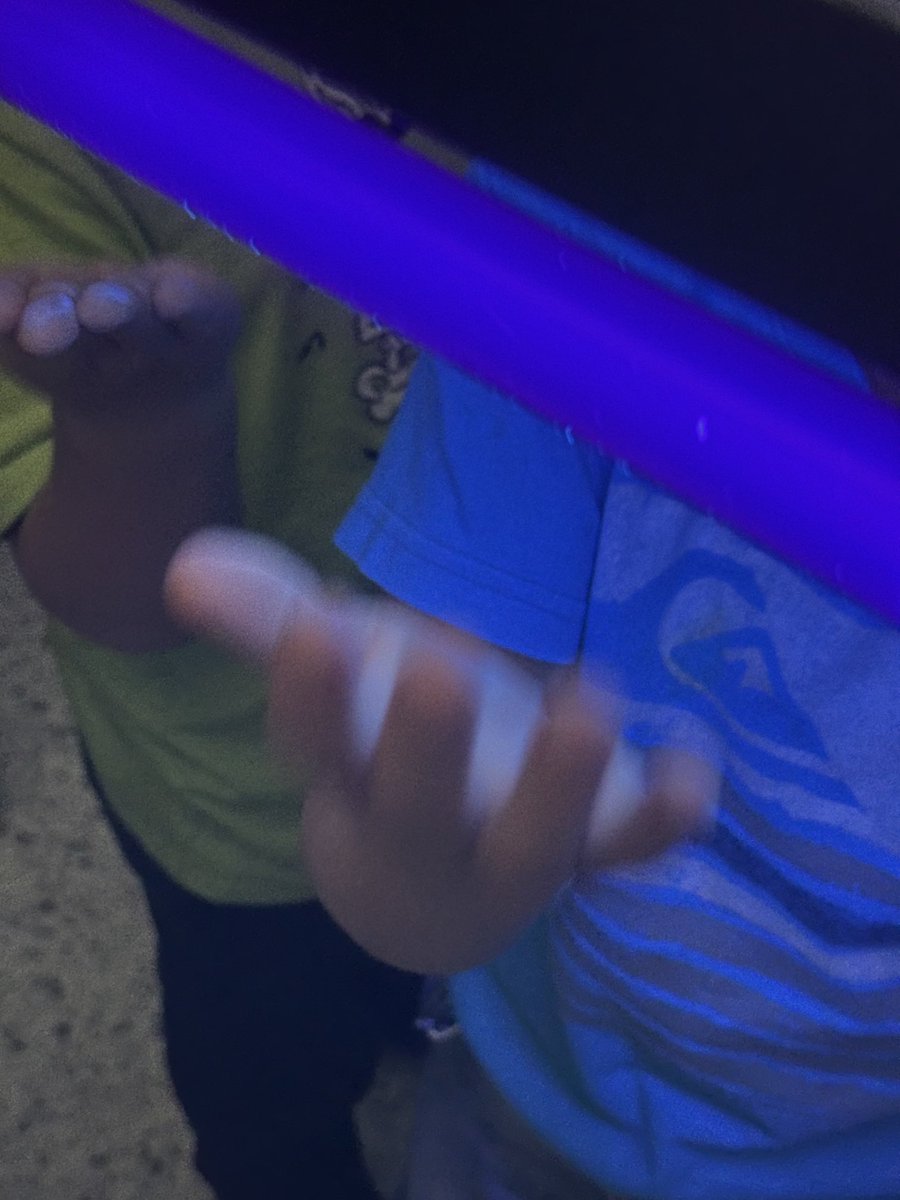 Teaching First Graders about germs and proper hand-washing. Tis The Season! 🤮#realworldproblem #STEM ⁦<a href="/JDenius/">Justin Denius</a>⁩ ⁦<a href="/NobleLocal_SD/">Noble Local Schools</a>⁩ ⁦<a href="/aTinaMichel/">Tina Michel</a>⁩ ⁦<a href="/OSLN/">OSLN</a>⁩ ⁦<a href="/stem_feed/">STEM</a>⁩ ⁦<a href="/OhioHealth/">OhioHealth</a>⁩ ⁦<a href="/AppSTEMCollab/">The Appalachian STEM Collaborative</a>⁩