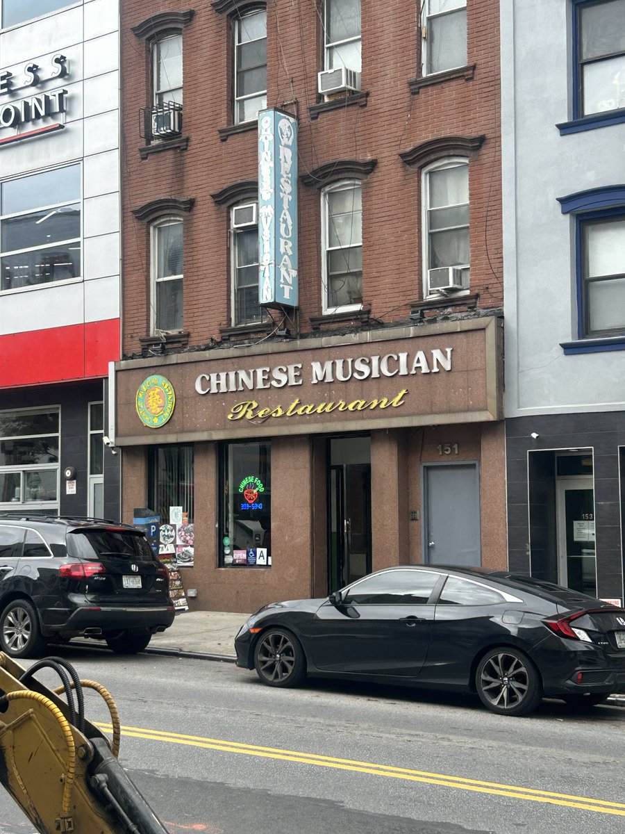 no no it’s fine i just didn’t expect the chinese restaurant to be a musician