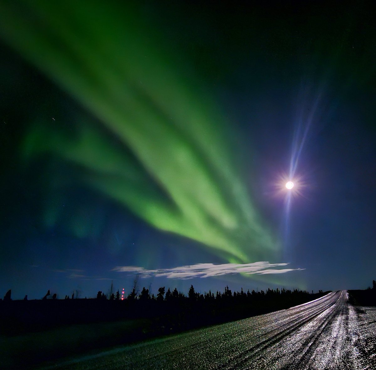 #distracteddriving  #inuvik #Aurora