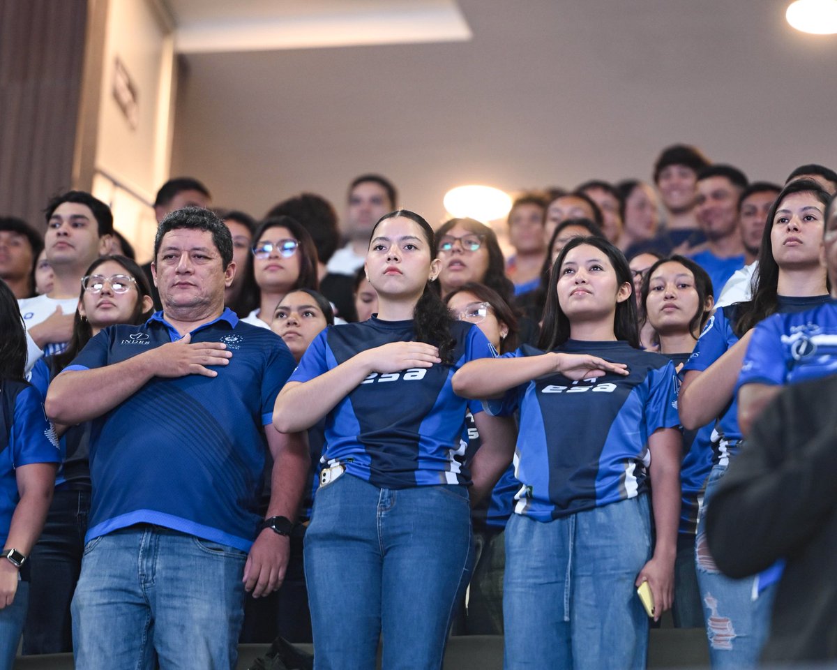 ¡COMENZAMOS!🤩

Comenzó el acto de entrega del pabellón nacional a la delegación del Team ESA que nos representará en los Juegos Centroamericanos Guatemala 2025.

#TeamESA🇸🇻 | #Guatemala2025🇬🇹