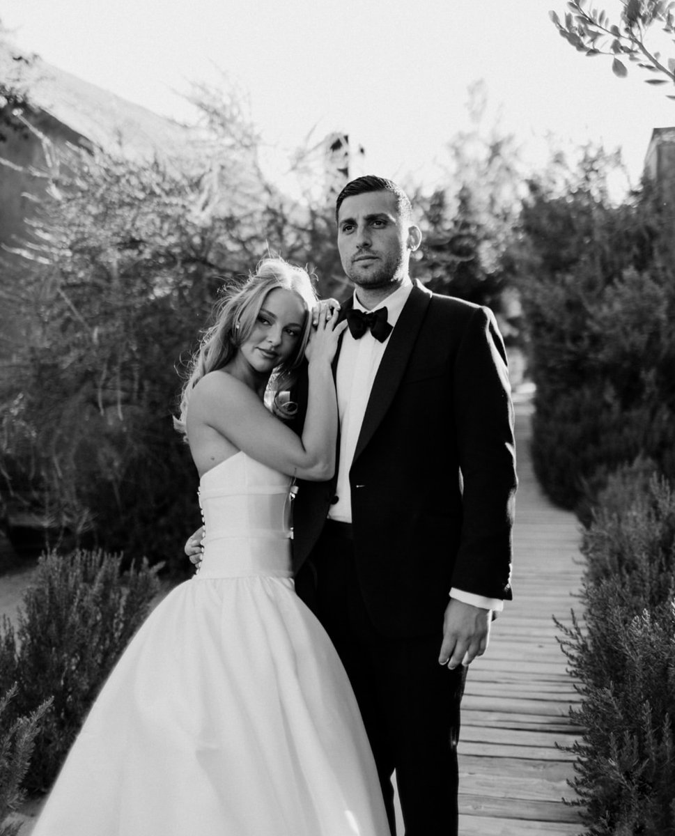 KEPRebels's tweet photo. Wedding Spotlight 💍

Big congrats to @liran.bacher &amp; @taryndale. The groom wore a classic and timeless custom black tuxedo that perfectly complemented his bride. 

📸 @agba.weddings
Planner: @rodrigomoram
Venue: @imanga.valle
Bridal Atelier: @markingramatelier https://t.co/9nznHLtyVw