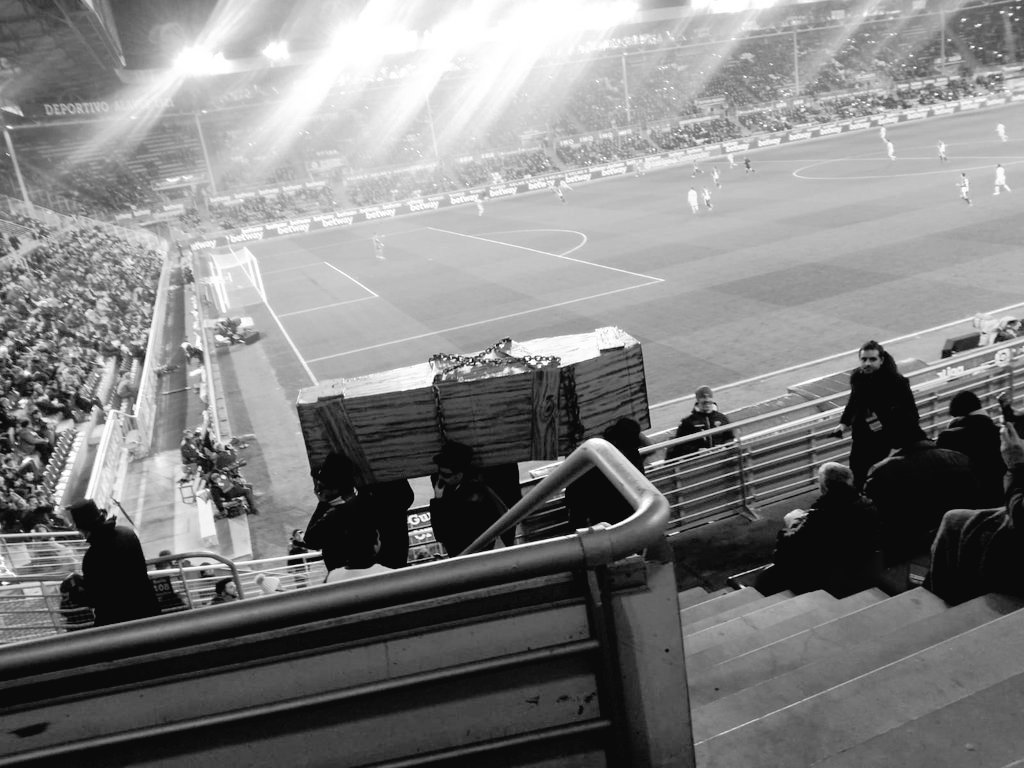 Murió el fútbol.

Descanse en paz, redonda.

Odio eterno al fútbol negocio.