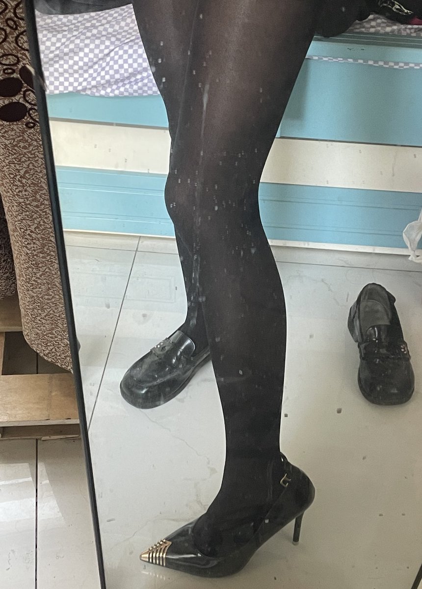 shennian11's tweet photo. 制服鞋 还�� 高跟鞋 https://t.co/ZCybCdyDCM