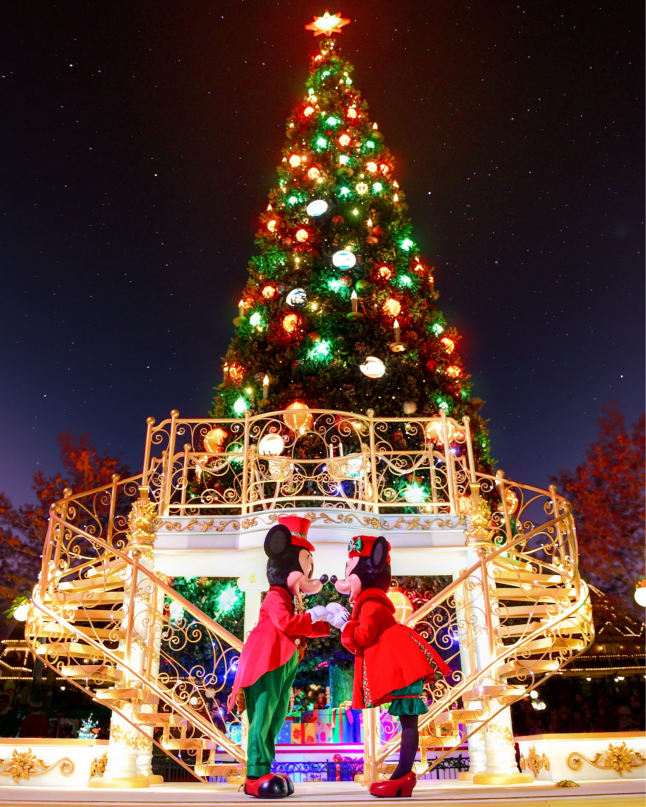 NIEUW: De 𝐂𝐡𝐫𝐢𝐬𝐭𝐦𝐚𝐬 𝐓𝐫𝐞𝐞 𝐋𝐢𝐠𝐡𝐭𝐢𝐧𝐠 𝐂𝐞𝐫𝐞𝐦𝐨𝐧𝐲 met Disney figuren keert komend kerstseizoen terug in Disneyland Paris 🎄 Lees alles over Disney's Betoverende Kerst 2025 + aanbiedingen met GRATIS annuleren 👉 discoverthemagic.nl/kerst