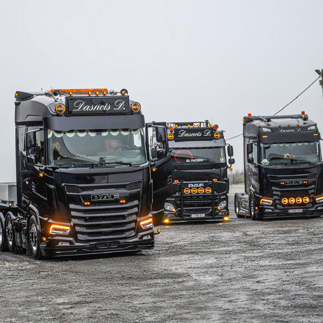 DAFTrucksUK's tweet image. Some cracking all-black DAFs from Dasnois Dominique 🖤🖤🖤

What truck colour gets your vote?

#DAFTrucks #Trucks #Livery #Trucking #Trucker #DAF