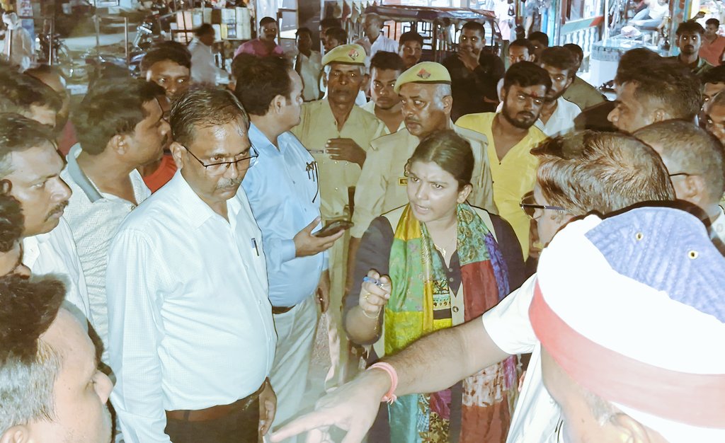 #देवरिया #सलेमपुर
S.D.M directs that no permanent shops will be permitted to set up under the overbridge <a href="/dmdeoria/">DM Deoria</a>