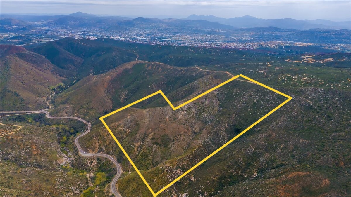 RealtorVinceC's tweet photo. 🌄 Dulzura Land – 107.12 Acres with Seller Financing! 🌄✅ Asking Price: $249,000✅ Massive 107.12 acres of wide-open land✅ Seller financing available – flexible terms!✅ Multiple buildable areas with rolling terrain &amp; panoramic views✅ Ideal for a custom estate, ranch,... https://t.co/GR6DWZRzUA