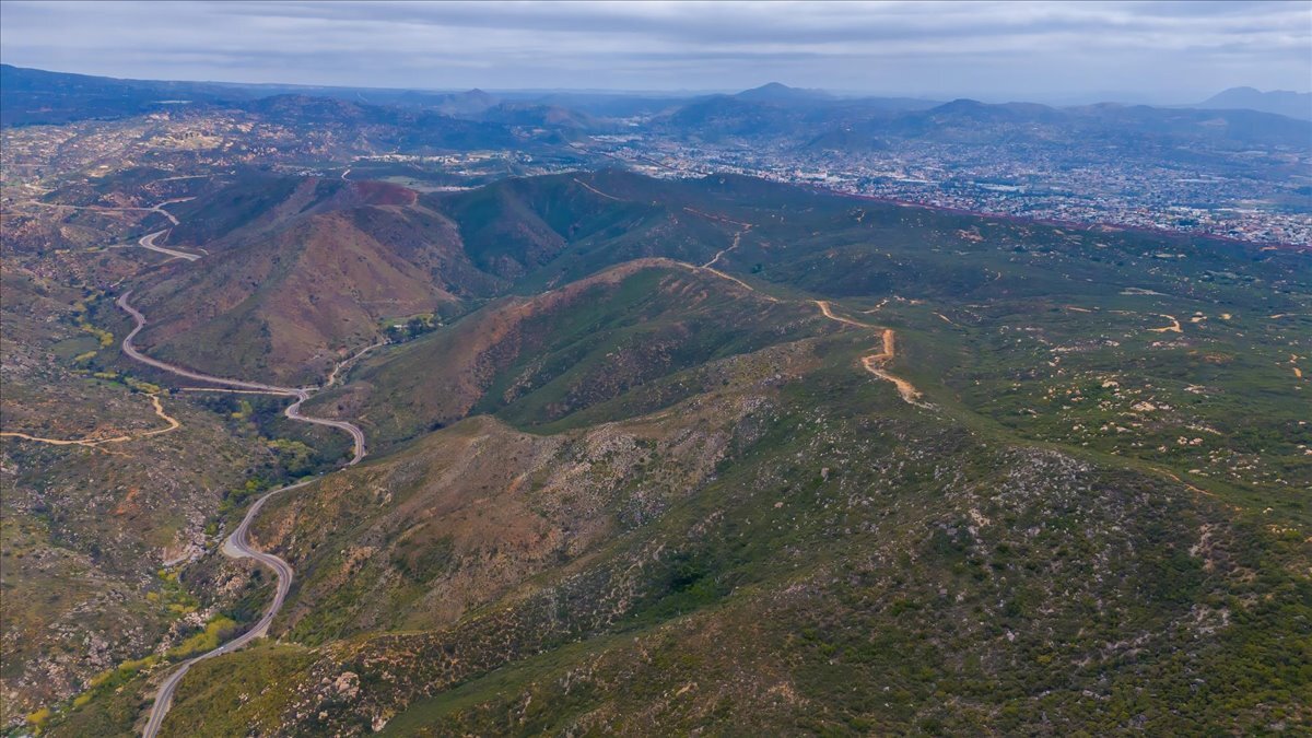 RealtorVinceC's tweet photo. 🌄 Dulzura Land – 107.12 Acres with Seller Financing! 🌄✅ Asking Price: $249,000✅ Massive 107.12 acres of wide-open land✅ Seller financing available – flexible terms!✅ Multiple buildable areas with rolling terrain &amp; panoramic views✅ Ideal for a custom estate, ranch,... https://t.co/GR6DWZRzUA