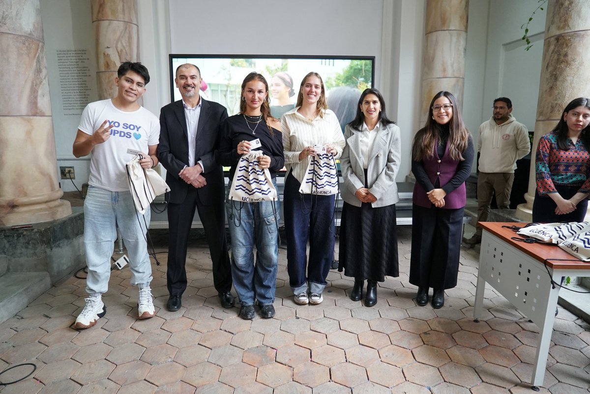 Andrea Malquin, directora de <a href="/UCuencaGlobal/">UCuenca Global 🌎</a> destacó que se integran a las carreras de Psicología, Arquitectura, Medicina, Odontología, Comunicación, Turismo, Ingeniería Ambiental, Gastronomía, Fisioterapia y Pedagogía de Idiomas, aportando diversidad y conocimiento a la #UCuenca.