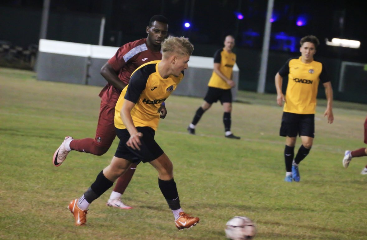 𝗛𝗘𝗟𝗟𝗢 𝗛𝗔𝗥𝗟𝗘𝗡 📝

We’re pleased to welcome <a href="/HarlenRoberts7/">Harlen Roberts</a> to The Highfield. 

The young pup comes with plenty of senior experience from his time in the Thurlow Nunn.

A big thanks to <a href="/The_Bloaters/">Great Yarmouth Town FC</a> for their cooperation.

Welcome aboard Harlen 👋🏻

🔵🟡

#UpTheMillers