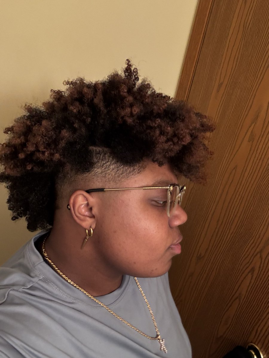 plasdictator's tweet photo. #DaHawk ✂️ https://t.co/qxE75GGyoa