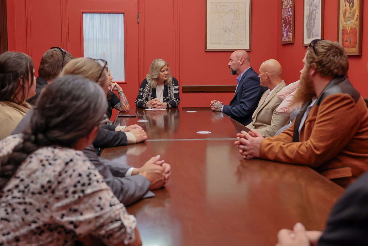 SenLummis's tweet image. It was wonderful to meet with Ashley, Clint, and the rest of the team at Jessen Wheat Company. Wyoming’s farmers and ranchers feed families across America, and I enjoyed discussing how Washington can better serve the ag community.