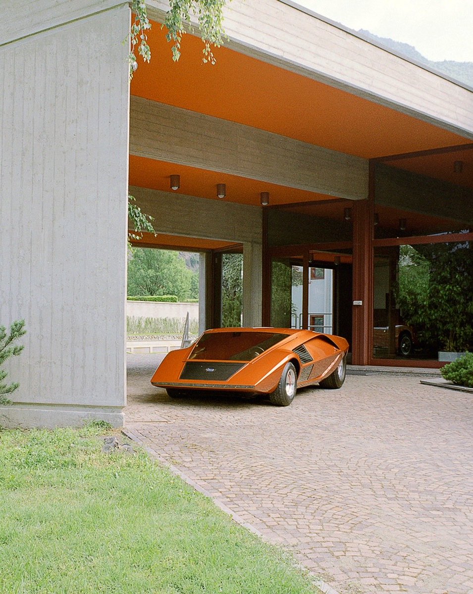 luusssso's tweet image. I must live in a certain way