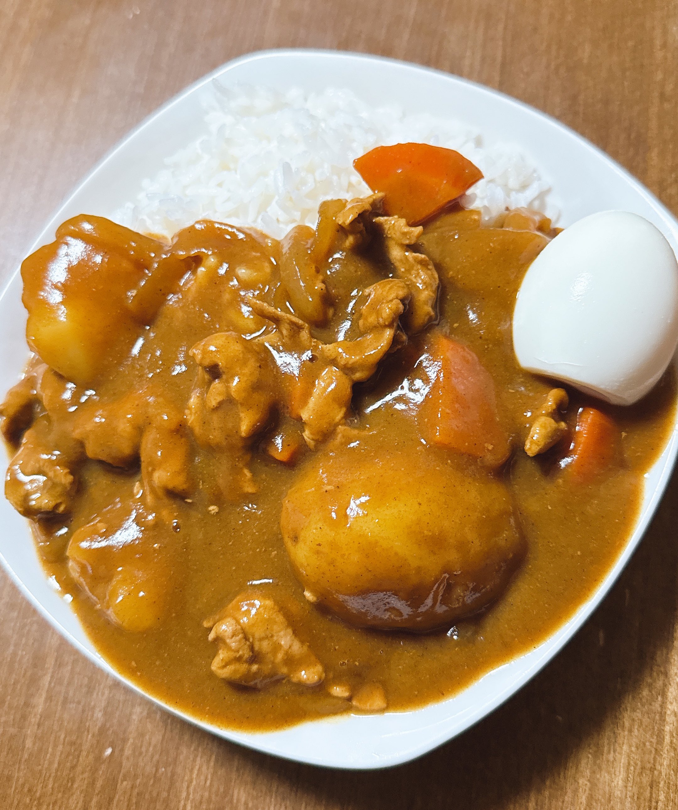 マルチカレーポット　黄色　新品未使用　桝屋シェフ監修　レンジOK 新品 陶器黄色 マルチカレーポット スプーン レンジ料理 桝屋