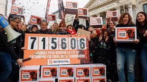 El <a href="/PSOE/">PSOE</a> que un día fue antitaurino hoy vota contra la democracia cultural. <a href="/sanchezcastejon/">Pedro Sánchez</a> #PedroCalló700MilVoces