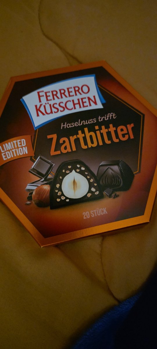piratengeier's tweet image. Ein paar Küsschen 💋 verteilt. #Küsschen #Liebe #Freude