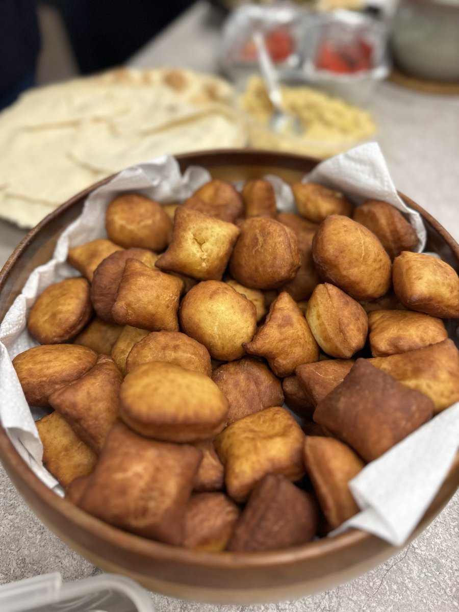 BCPP__'s tweet image. A truly blessed day. Sharing delicious homemade food with friends old and new. #welcomethestranger #catholiceducation