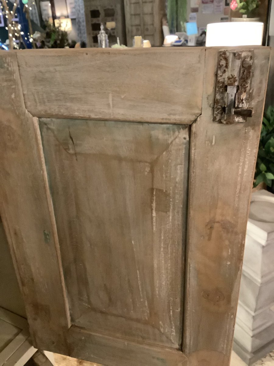 ScrtMsgs's tweet photo. Original indian Doors upcycled into an industrial Cabinet.
White Metal Frame with 4 doors &amp; 4 metal shelves
Height 137cm, Width 84cm, Depth 40cm
https://t.co/4kHmI5iPsc https://t.co/2E5PaMylDg