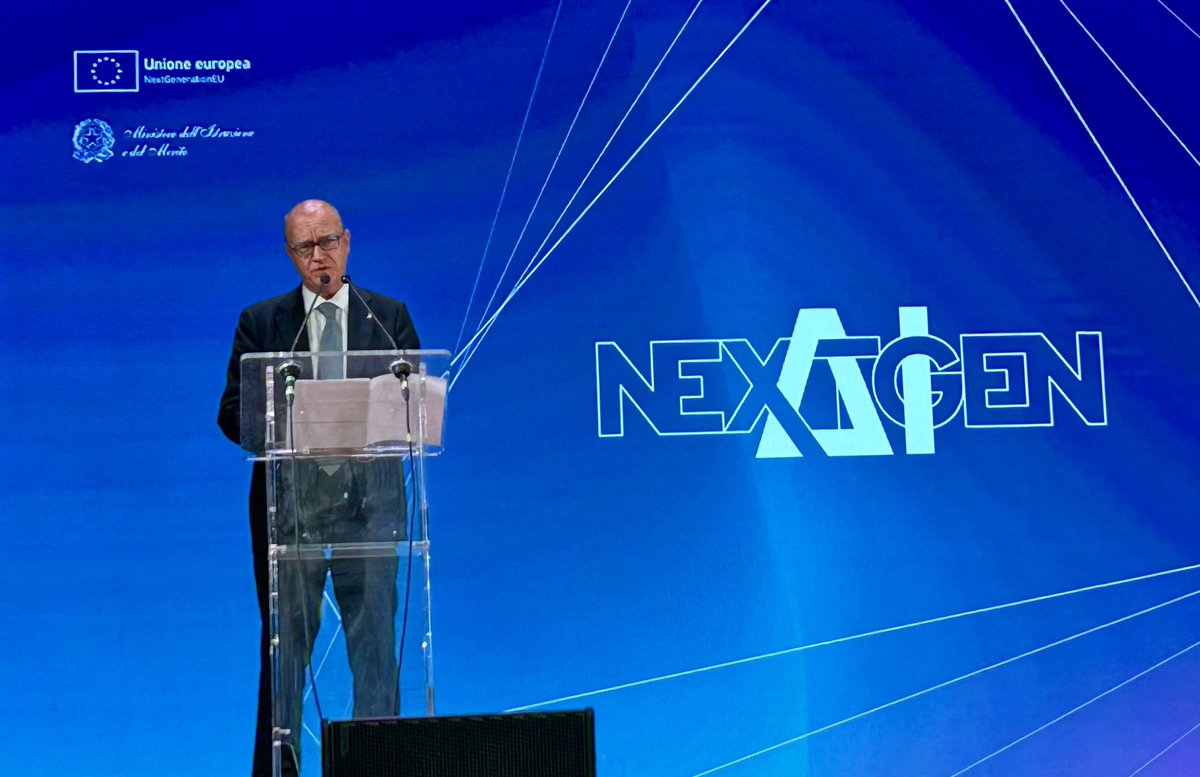 EstEmbassyItaly's tweet image. #NextGenAI a Napoli. Un'eccellente opportunità per discutere degli ultimi sviluppi e delle sfide nell'uso dell'#AI nelle scuole.

Amb. @LauriBambus: l'Estonia 🇪🇪 ha già lanciato il suo progetto ‘AI Leap’ e sta insegnando a studenti come utilizzare l'Intelligenza Artificiale.