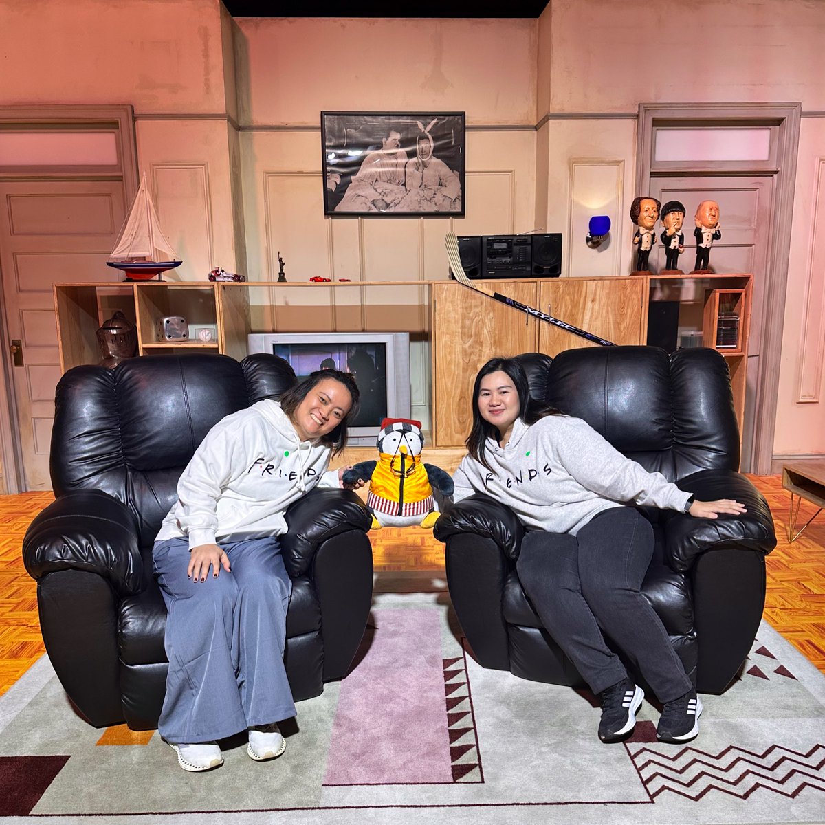 elvssszzz's tweet photo. The most beautiful discovery true friends make is that they can grow separately without growing apart. 🫶🏻 - Phoebe Buffay

Thank you for this F.R.I.E.N.D.S. Experience, achie @tius_day 🥰

#TheFriendsExperience
#TheOneInManila https://t.co/77VugBxSww