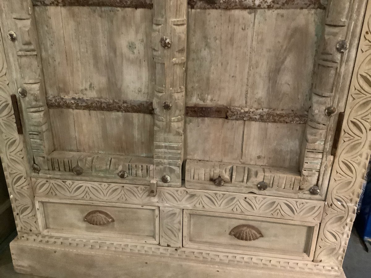 ScrtMsgs's tweet photo. Hand Carved Indian Large Cabinet
Amazing Wooden Carving
Originally from Haveli Heritage House in Rajhastan
Height 211cm, Width 100cm, Depth 48cm.
Extremely Heavy Item. 2 Man Team Free Local Delivery or click &amp; Collect from Showroom
https://t.co/DpYaFPcaZI https://t.co/NumEQIEABZ