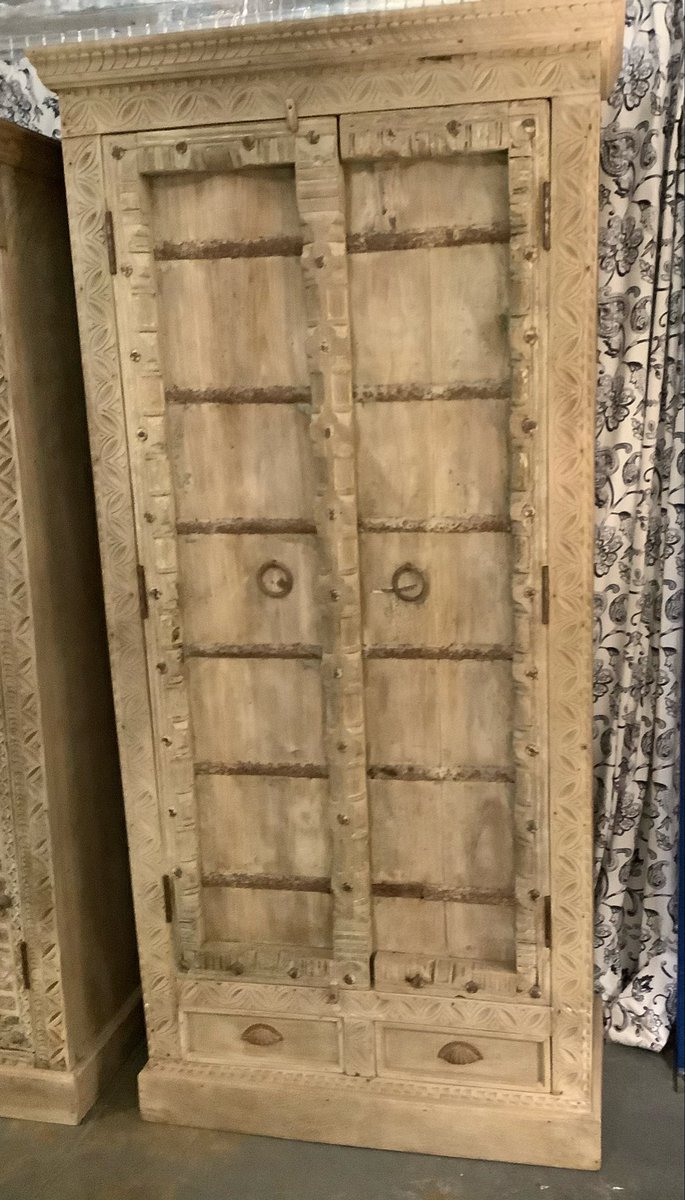 ScrtMsgs's tweet photo. Hand Carved Indian Large Cabinet
Amazing Wooden Carving
Originally from Haveli Heritage House in Rajhastan
Height 211cm, Width 100cm, Depth 48cm.
Extremely Heavy Item. 2 Man Team Free Local Delivery or click &amp; Collect from Showroom
https://t.co/DpYaFPcaZI https://t.co/NumEQIEABZ