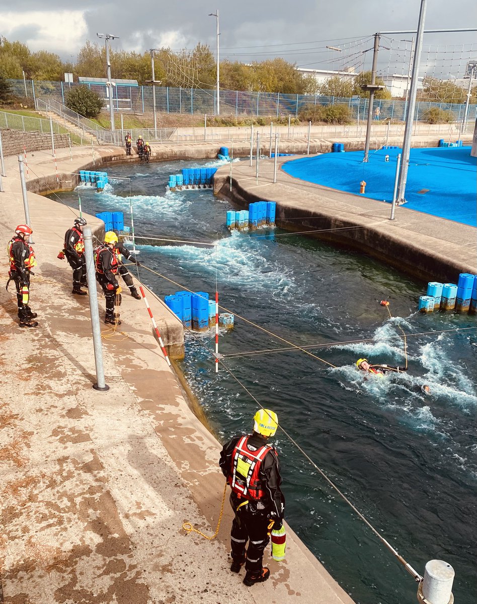 Juggling_Words's tweet image. Overcast meander at one of the marinas in Cardiff Bay. ⛴️ 

Spotted a local Fire &amp;amp; Rescue team practise saving a ‘drowning’ person in distress &amp;amp; a flooded car ‘crashed’ into the White Water Centre. 🌊 

Looked out for Dexter’s Slice of Life…🩸 

#ADayInTheLife #RandomShots 📸