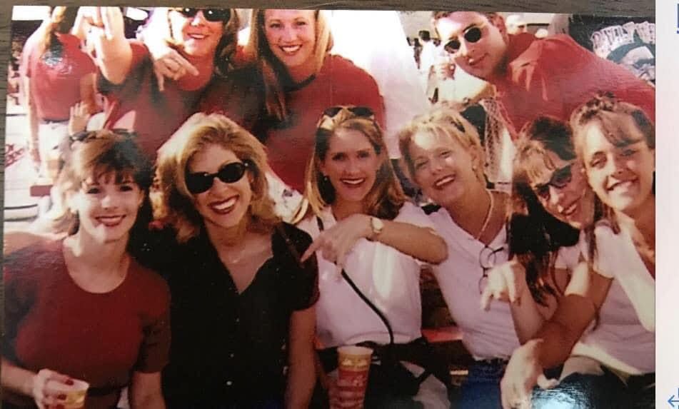 hulse_angie's tweet photo. My same crew 35 years later. ❤️ And tx STILL SUCKS
OU Pi Beta Phi 😇
⁦@leafassler⁩ 
#BeatTexas https://t.co/lDvVghZ0hc