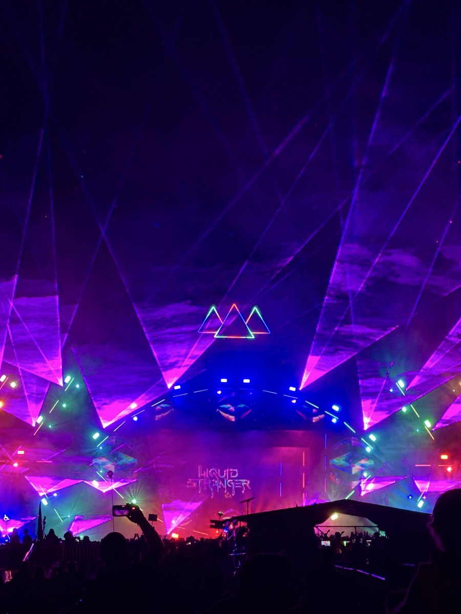 sheb47's tweet photo. wakaan my second home &amp; fam💕 https://t.co/cblWYnrWHB