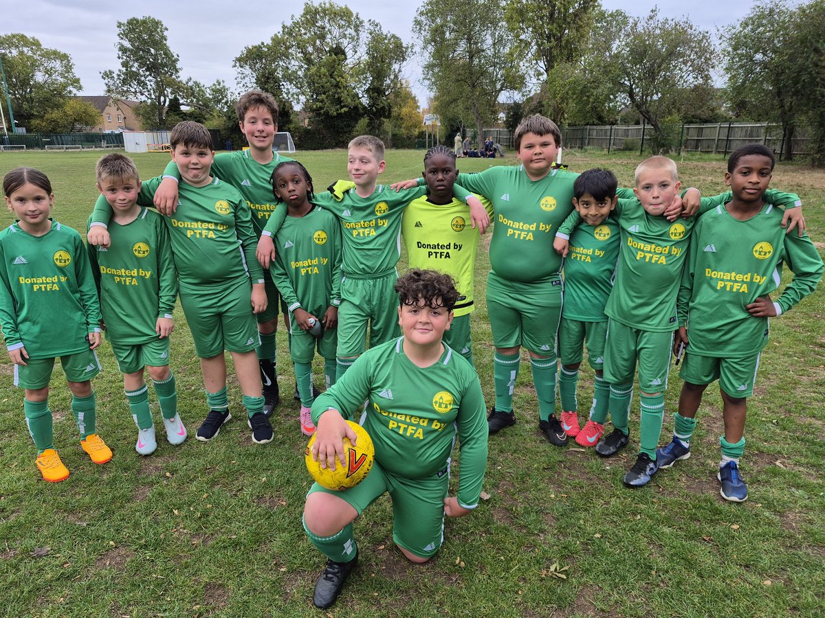 Well done to our yr 6 football team for all their hard efforts in a close and entertaining match against Hazeldene School, who won 1-0👏 
Congratulations to Romero, GGA player of match 👏