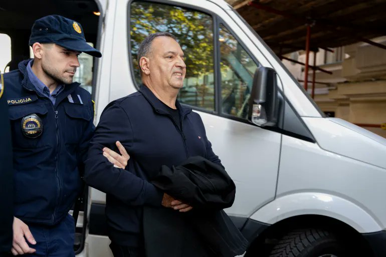 dokle god Beros ne bude osloboden optuzbi, za njega mjesta u javnom sustavu zdravstva nema!