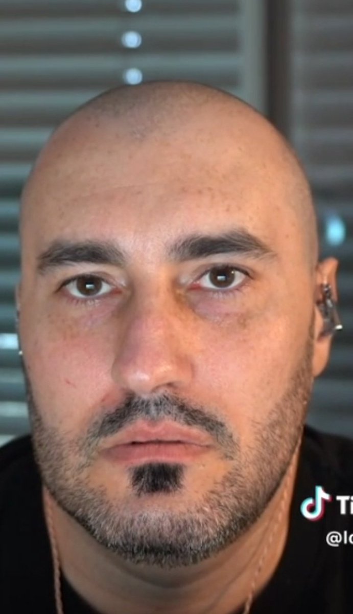 EscritrolYt's tweet photo. Mi cara por que @Ri_Pley_Oficial Hoy no ha hecho directo https://t.co/IhKUlLD2PT