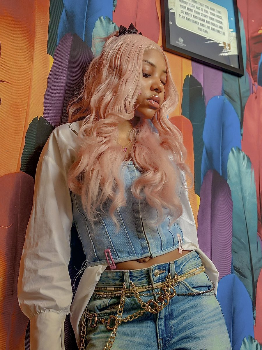 Therealljainy's tweet image. Wore my confidence in denim 👖🩷💕🌸🎀✨🎵🎵….
Have u listened to Therealjainy today ?
Go stream on all platforms 🙏🙏link in my bio 
#viral #fyp #afrobeats #denim #Therealjainy