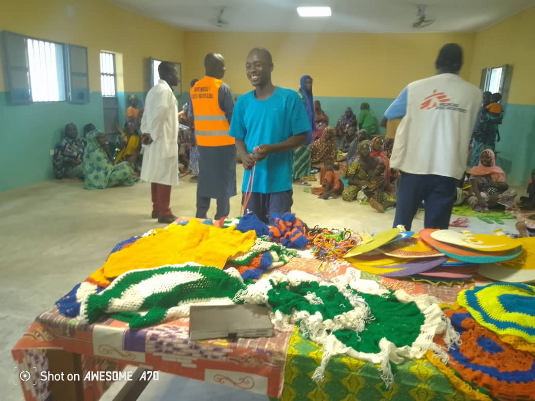 UNIPSY_'s tweet photo. SEMAINE DE LA SANTÉ MENTALE à L'EXTRÊME NORD CAMEROUN 

Sensibilisation et consultation à l'Hôpital de District de MORA : collaboration entre l'hôpital (@MinsanteCMR @MSF_Suisse et @UNIPSY_

L'accès aux soins de santé mentale en milieu humanitaire 😊👏🏿👍🏿 https://t.co/8A7t5h3zWh