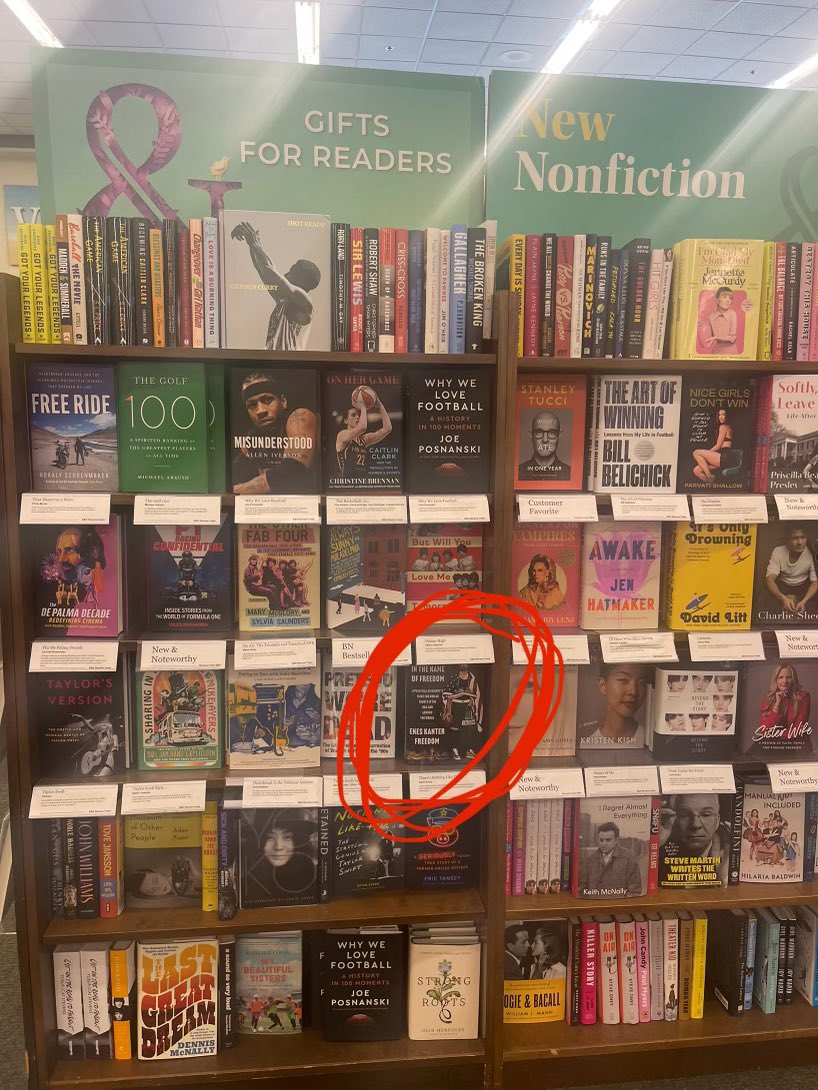 Amerika’nın en büyük kitap mağazası olan Barnes &amp; Noble dan gelen ilk görüntüler.❤️