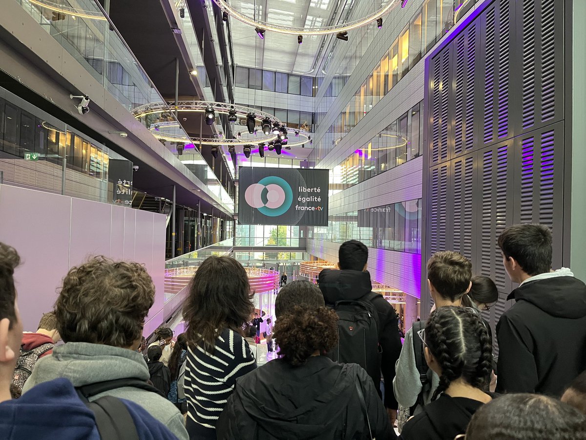 LVillaroy's tweet photo. La classe engagée Webradio était aujourd'hui à France TV pour la projection du documentaire "TikTok, l'ombre chinoise" (la fabrique du mensonge) suivie d'une rencontre avec l'équipe du film. Encore un très beau projet, merci à nos équipes et à celle de France TV! https://t.co/kh75U2NsQy