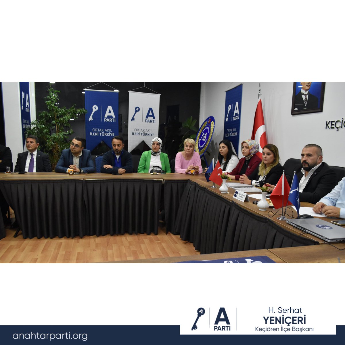 Keçiören İlçe Başkanlığı olarak haftalık olağan yönetim kurulu toplantımızı gerçekleştirdik.
İlçe başkanımız Sayın Hamza Serhat Yeniçeri başkanlığında yapılan toplantımızda, ilçemizin güncel konuları, yürütülen çalışmalar ve önümüzdeki dönem hedeflerimiz değerlendirildi.