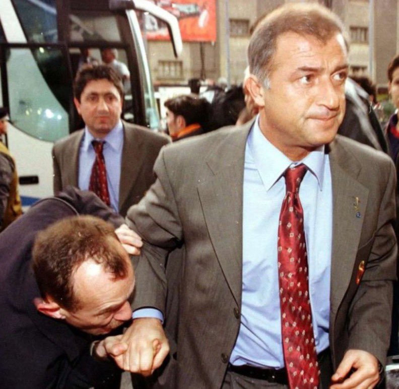 nvtnvth33's tweet photo. @closerlol @_ForsakenGG_ Sen bunları ele heykelini dikeriz ki https://t.co/ovkVnIA5Ux